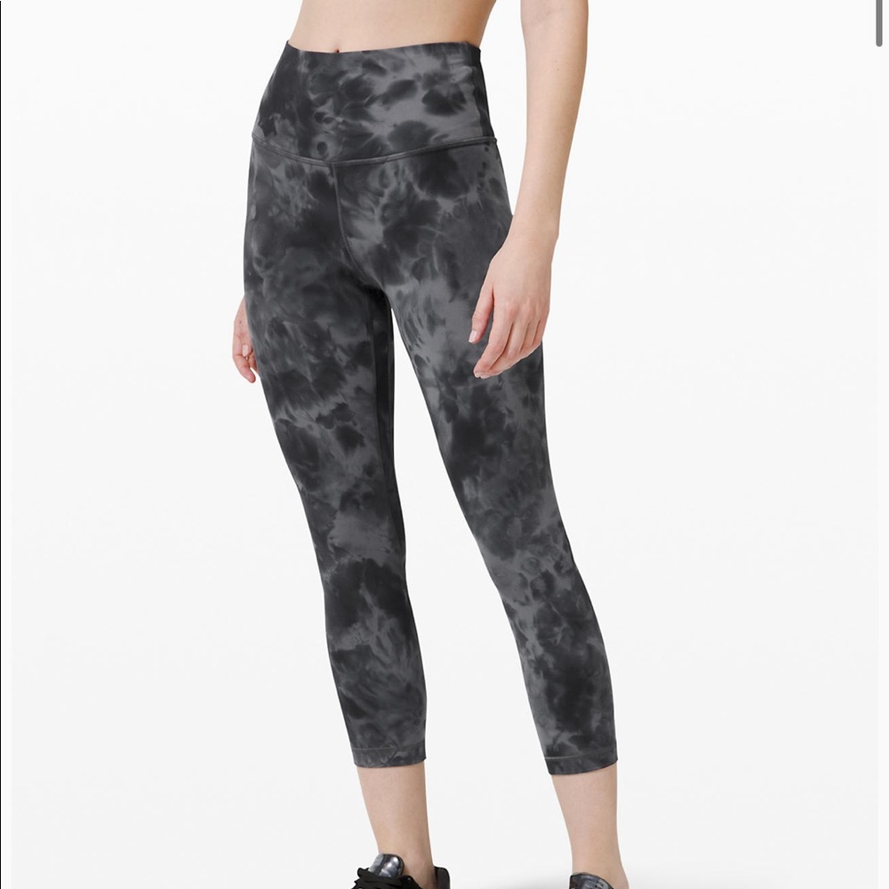 Lululemon diamond dye aligns